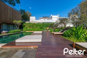 Apartamento Garden à venda com 248m², 2 dormitórios, 2 suítes, 4 vagas, no bairro Cristal em Porto Alegre