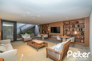 Apartamento Garden à venda com 248m², 2 dormitórios, 2 suítes, 4 vagas, no bairro Cristal em Porto Alegre