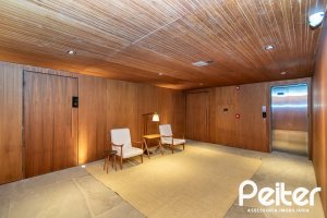 Apartamento Garden à venda com 248m², 2 dormitórios, 2 suítes, 4 vagas, no bairro Cristal em Porto Alegre