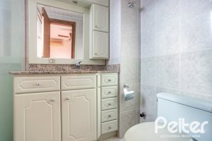 Apartamento à venda com 109m², 3 dormitórios, 1 suíte, 2 vagas, no bairro Tristeza em PORTO ALEGRE