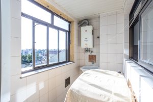 Apartamento à venda com 109m², 3 dormitórios, 1 suíte, 2 vagas, no bairro Tristeza em PORTO ALEGRE