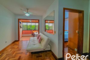 Apartamento à venda com 47m², 1 dormitório, 1 vaga, no bairro Tristeza em Porto Alegre