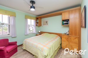 Casa em Condomínio à venda com 229m², 4 dormitórios, 1 suíte, 4 vagas, no bairro Terra Ville em PORTO ALEGRE