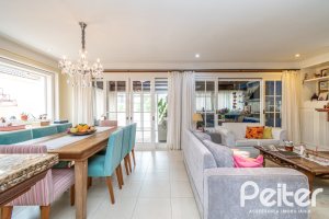 Casa em Condomínio à venda com 229m², 4 dormitórios, 1 suíte, 4 vagas, no bairro Terra Ville em PORTO ALEGRE