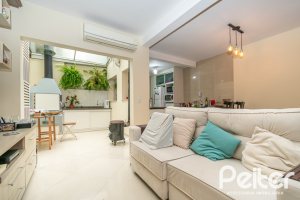 Casa em Condomínio à venda com 133m², 3 dormitórios, 1 suíte, 2 vagas, no bairro Tristeza em Porto Alegre