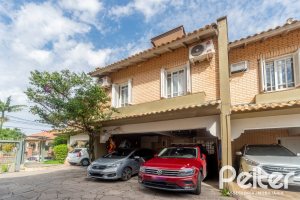 Casa em Condomínio à venda com 181m², 3 dormitórios, 1 suíte, 2 vagas, no bairro Ipanema em Porto Alegre