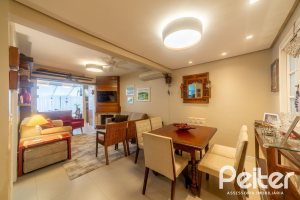 Casa em Condomínio à venda com 181m², 3 dormitórios, 1 suíte, 2 vagas, no bairro Ipanema em Porto Alegre