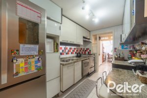 Casa em Condomínio à venda com 181m², 3 dormitórios, 1 suíte, 2 vagas, no bairro Ipanema em Porto Alegre