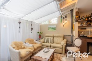 Casa em Condomínio à venda com 181m², 3 dormitórios, 1 suíte, 2 vagas, no bairro Ipanema em Porto Alegre