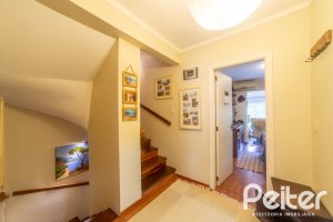 Casa em Condomínio à venda com 181m², 3 dormitórios, 1 suíte, 2 vagas, no bairro Ipanema em Porto Alegre