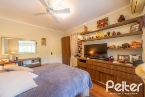 Casa em Condomínio à venda com 181m², 3 dormitórios, 1 suíte, 2 vagas, no bairro Ipanema em Porto Alegre