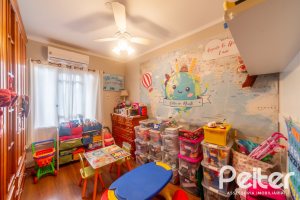 Casa em Condomínio à venda com 181m², 3 dormitórios, 1 suíte, 2 vagas, no bairro Ipanema em Porto Alegre