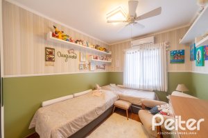 Casa em Condomínio à venda com 181m², 3 dormitórios, 1 suíte, 2 vagas, no bairro Ipanema em Porto Alegre