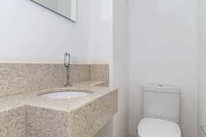 Casa em Condomínio à venda com 250m², 3 dormitórios, 3 suítes, 3 vagas, no bairro Cristal em Porto Alegre