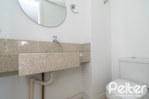 Casa em Condomínio à venda com 250m², 3 dormitórios, 3 suítes, 3 vagas, no bairro Cristal em Porto Alegre