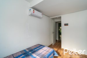 Casa em Condomínio à venda com 250m², 3 dormitórios, 3 suítes, 3 vagas, no bairro Cristal em Porto Alegre