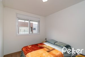 Casa em Condomínio à venda com 250m², 3 dormitórios, 3 suítes, 3 vagas, no bairro Cristal em Porto Alegre