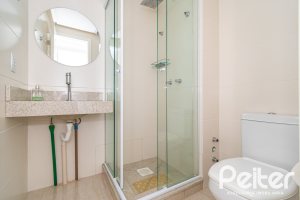 Casa em Condomínio à venda com 250m², 3 dormitórios, 3 suítes, 3 vagas, no bairro Cristal em Porto Alegre