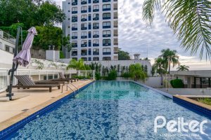 Casa em Condomínio à venda com 250m², 3 dormitórios, 3 suítes, 3 vagas, no bairro Cristal em Porto Alegre