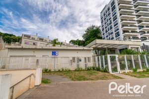 Casa em Condomínio à venda com 250m², 3 dormitórios, 3 suítes, 3 vagas, no bairro Cristal em Porto Alegre