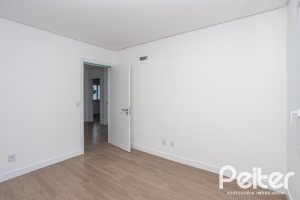 Casa em Condomínio à venda com 256m², 3 dormitórios, 3 suítes, 2 vagas, no bairro Hipica em PORTO ALEGRE