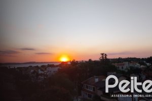 Cobertura à venda com 181m², 3 dormitórios, 1 suíte, 1 vaga, no bairro Tristeza em Porto Alegre