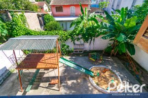 Casa à venda com 366m², 3 dormitórios, 1 suíte, 4 vagas, no bairro Tristeza em Porto Alegre