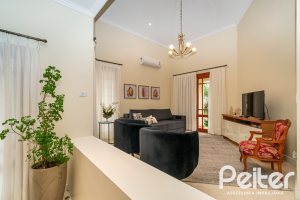 Casa em Condomínio à venda com 477m², 3 dormitórios, 1 suíte, 3 vagas, no bairro Nonoai em Porto Alegre