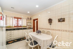 Casa em Condomínio à venda com 477m², 3 dormitórios, 1 suíte, 3 vagas, no bairro Nonoai em Porto Alegre