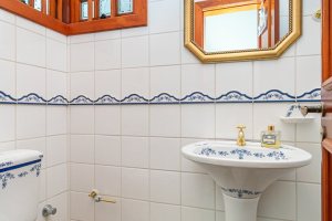 Casa em Condomínio à venda com 477m², 3 dormitórios, 1 suíte, 3 vagas, no bairro Nonoai em Porto Alegre