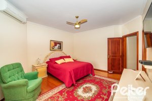 Casa em Condomínio à venda com 477m², 3 dormitórios, 1 suíte, 3 vagas, no bairro Nonoai em Porto Alegre