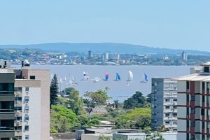 Apartamento à venda com 83m², 3 dormitórios, 1 suíte, 2 vagas, no bairro Tristeza em PORTO ALEGRE