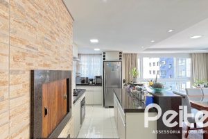 Apartamento à venda com 95m², 3 dormitórios, 1 suíte, 2 vagas, no bairro Tristeza em PORTO ALEGRE