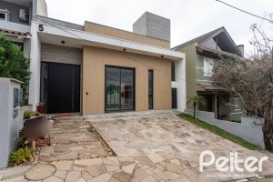 Casa em Condomínio à venda com 174m², 3 dormitórios, 3 suítes, 2 vagas, no bairro Hipica em PORTO ALEGRE