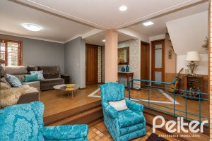Casa à venda com 253m², 5 dormitórios, 2 suítes, 4 vagas, no bairro Ipanema em Porto Alegre