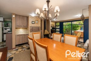 Casa à venda com 253m², 5 dormitórios, 2 suítes, 4 vagas, no bairro Ipanema em Porto Alegre