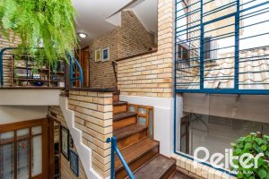 Casa à venda com 253m², 5 dormitórios, 2 suítes, 4 vagas, no bairro Ipanema em Porto Alegre