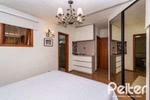 Casa à venda com 253m², 5 dormitórios, 2 suítes, 4 vagas, no bairro Ipanema em Porto Alegre