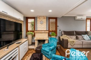 Casa à venda com 253m², 5 dormitórios, 2 suítes, 4 vagas, no bairro Ipanema em Porto Alegre