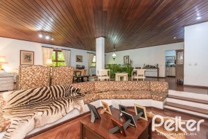 Casa em Condomínio à venda com 701m², 6 dormitórios, 2 suítes, 10 vagas, no bairro Cavalhada em PORTO ALEGRE