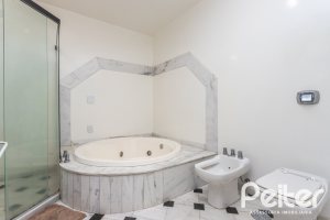 Casa em Condomínio à venda com 701m², 6 dormitórios, 2 suítes, 10 vagas, no bairro Cavalhada em PORTO ALEGRE