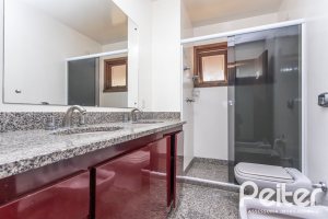 Casa em Condomínio à venda com 701m², 6 dormitórios, 2 suítes, 10 vagas, no bairro Cavalhada em PORTO ALEGRE