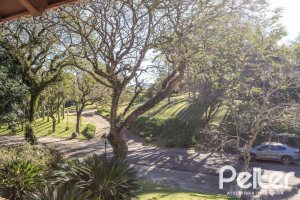 Casa em Condomínio à venda com 701m², 6 dormitórios, 2 suítes, 10 vagas, no bairro Cavalhada em PORTO ALEGRE