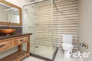 Casa em Condomínio à venda com 136m², 3 dormitórios, 1 suíte, 2 vagas, no bairro Hípica em Porto Alegre