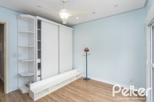 Casa em Condomínio à venda com 136m², 3 dormitórios, 1 suíte, 2 vagas, no bairro Hípica em Porto Alegre