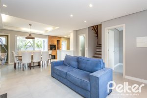 Casa em Condomínio à venda com 136m², 3 dormitórios, 1 suíte, 2 vagas, no bairro Hípica em Porto Alegre