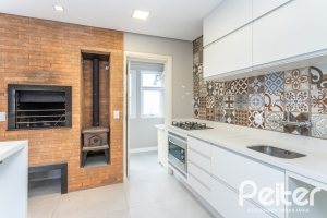 Casa em Condomínio à venda com 136m², 3 dormitórios, 1 suíte, 2 vagas, no bairro Hípica em Porto Alegre