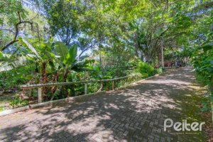 Casa em Condomínio à venda com 212m², 4 dormitórios, 1 suíte, 2 vagas, no bairro Espírito Santo em Porto Alegre