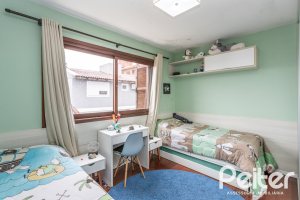 Casa em Condomínio à venda com 212m², 4 dormitórios, 1 suíte, 2 vagas, no bairro Espírito Santo em Porto Alegre