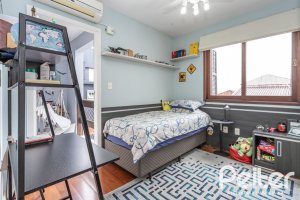 Casa em Condomínio à venda com 212m², 4 dormitórios, 1 suíte, 2 vagas, no bairro Espírito Santo em Porto Alegre